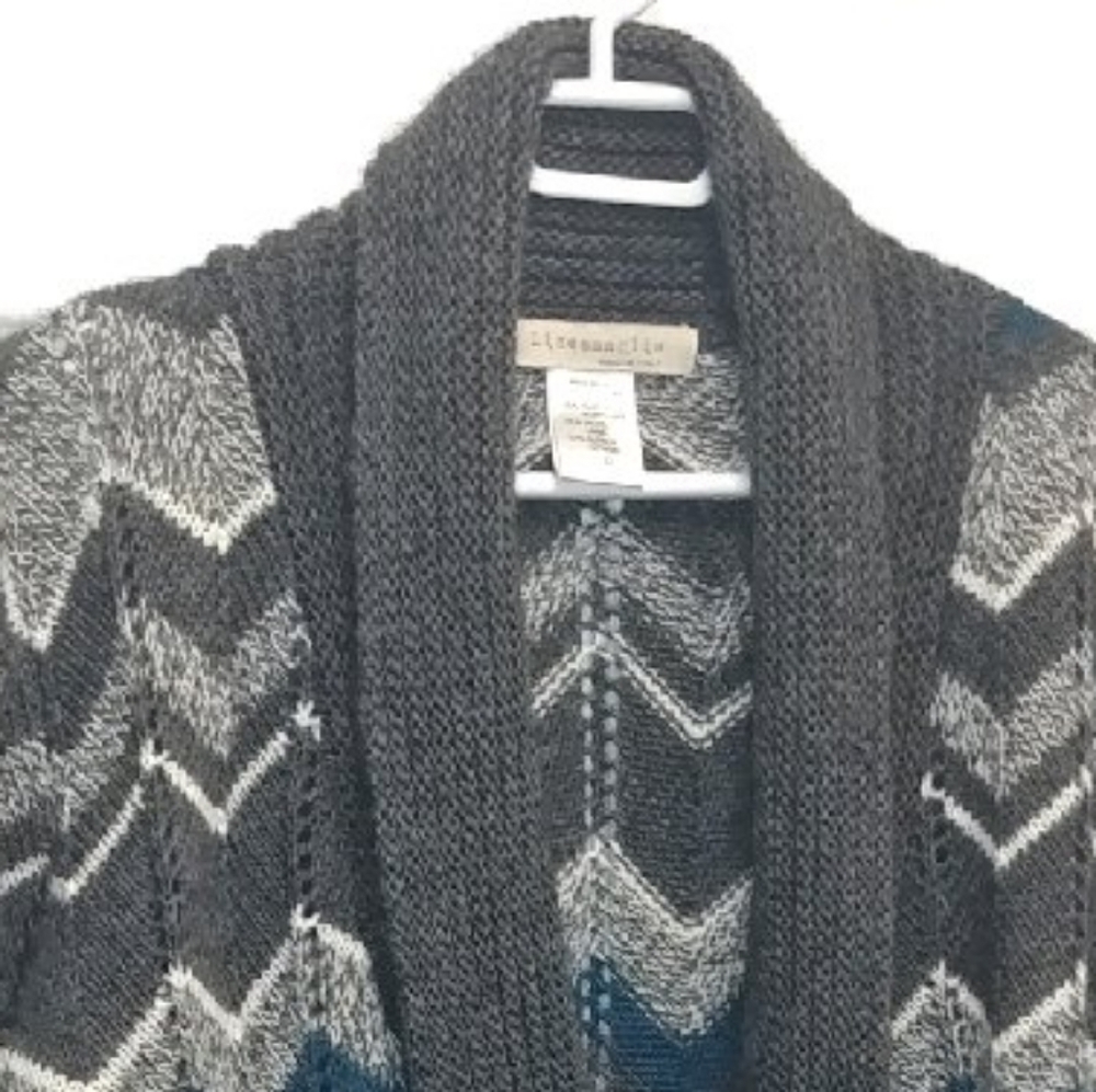 Chevron Patterned Cardigan - Picture 3 of 7